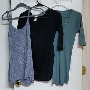 Lot of 3 XS maternity shirts